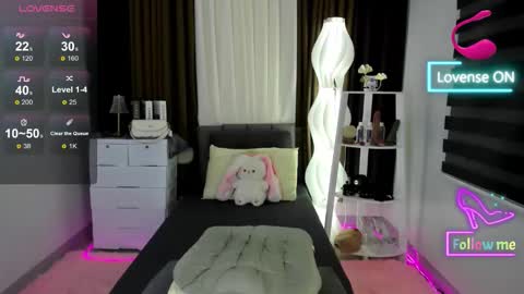 TIFFANY online show from 03/26/26, 07:14