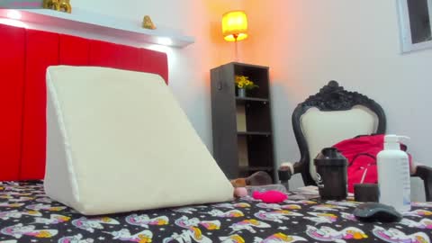 tiffany  online show from 12/03/24, 01:52