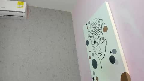 tiffany_mendez online show from 10/01/25, 12:00