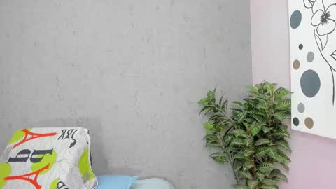 tiffany_mendez online show from 12/15/25, 12:09