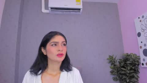 Snapshot of tiffany_mendez chatting on 05/06/26, 12:10 tiffany_mendez online show from 05/06/26, 12:10