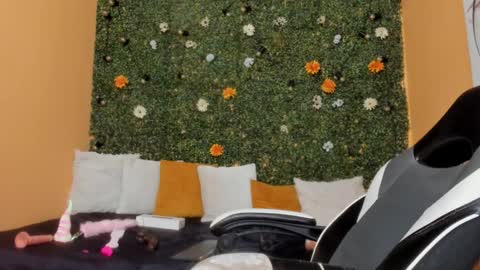 Snapshot of tiffany_sander chatting on 12/28/24, 09:31 tiffany_sander online show from 12/28/24, 09:31