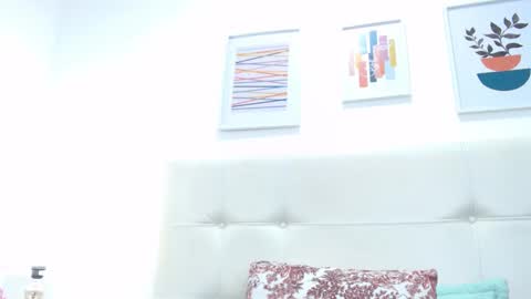 Snapshot of tiffanyfox_1 chatting on 02/15/25, 01:49 Tifanny Fox online show from 02/15/25, 01:49