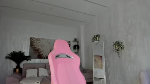Tiffany Houston online show from 07/10/26, 06:50