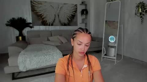 Tiffany Houston online show from 08/04/26, 06:16