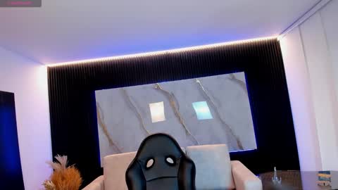 tiffanyhoustton online show from 02/16/26, 12:45