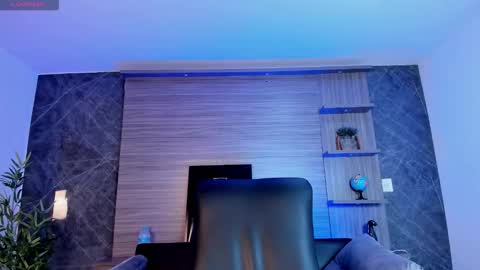 tiffanyhoustton online show from 02/19/26, 11:28