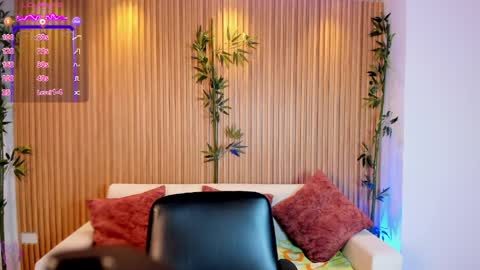 tiffanyhoustton online show from 04/01/26, 12:17