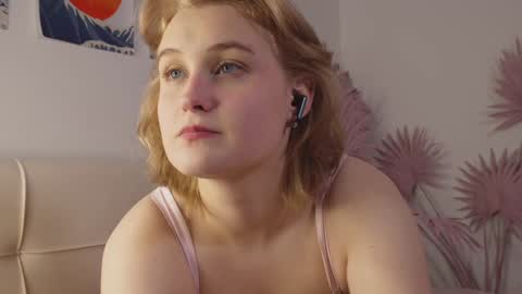 Snapshot of tiffanyjons chatting on 02/09/25, 12:28 tiffanyjons online show from 02/09/25, 12:28