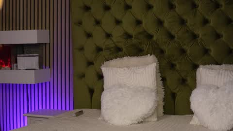 Snapshot of tiffanymaze chatting on 10/01/25, 07:03 Ilaria online show from 10/01/25, 07:03