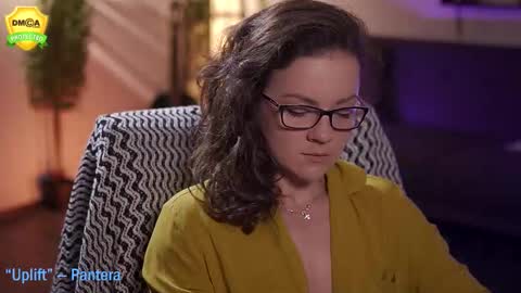 tiffanyriox online show from 10/13/25, 11:38