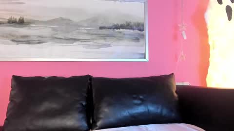 Stefany Suarez online show from 10/09/25, 08:51