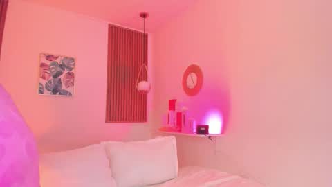 Snapshot of tiffanywright_ chatting on 10/30/25, 01:56 Tiffany online show from 10/30/25, 01:56