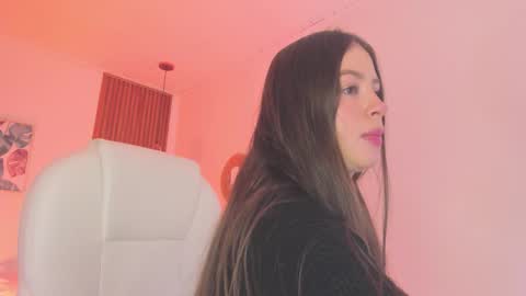 Snapshot of tiffanywright_ chatting on 11/30/25, 01:26 Tiffany online show from 11/30/25, 01:26