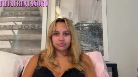 Snapshot of tiffstreatsxoxo chatting on 06/20/26, 04:54 Tiffstreatsxoxo online show from 06/20/26, 04:54