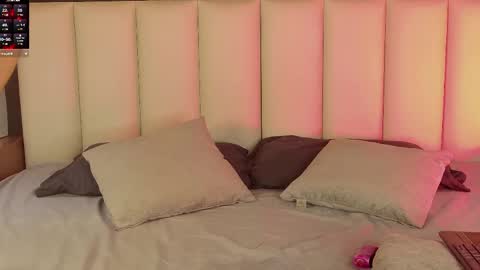 Snapshot of tiffvalentinee_ chatting on 01/25/25, 02:04 Tiffany online show from 01/25/25, 02:04