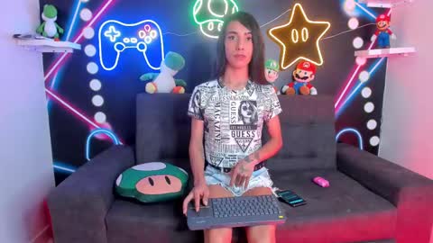 Snapshot of tiffvalentinee_ chatting on 01/30/25, 08:21 Tiffany online show from 01/30/25, 08:21