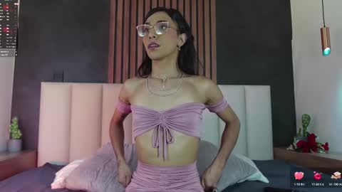 Snapshot of tiffvalentinee_ chatting on 02/16/25, 12:30 Tiffany online show from 02/16/25, 12:30