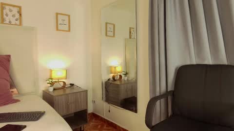 Snapshot of tiffvalentinee_ chatting on 02/19/25, 07:48 Tiffany online show from 02/19/25, 07:48