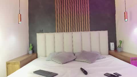 Snapshot of tiffvalentinee_ chatting on 03/06/25, 08:59 Tiffany online show from 03/06/25, 08:59