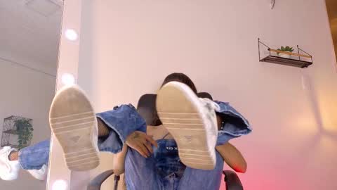 Snapshot of tiffvalentinee_ chatting on 09/26/25, 02:48 Tiffany online show from 09/26/25, 02:48