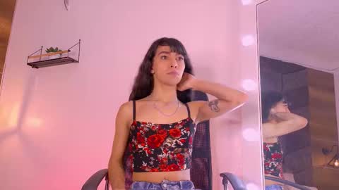 Snapshot of tiffvalentinee_ chatting on 09/28/25, 11:48 Tiffany online show from 09/28/25, 11:48