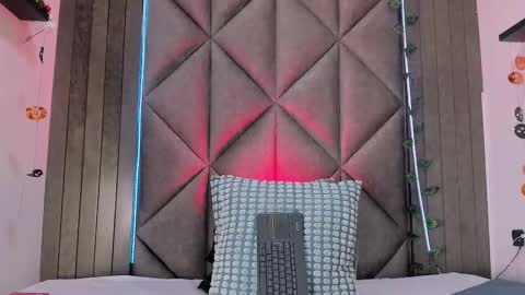 Snapshot of tiffvalentinee_ chatting on 10/25/25, 08:58 Tiffany online show from 10/25/25, 08:58