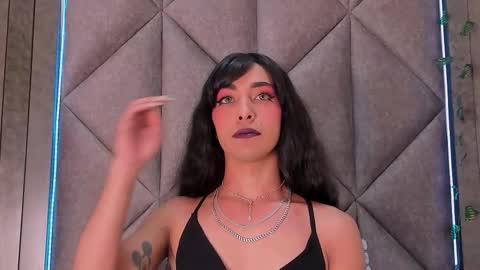 Snapshot of tiffvalentinee_ chatting on 10/27/25, 07:51 Tiffany online show from 10/27/25, 07:51