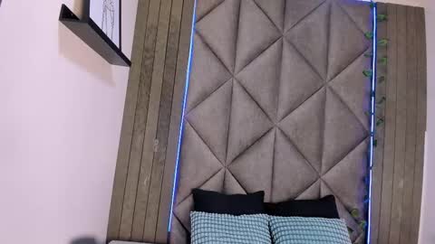 Snapshot of tiffvalentinee_ chatting on 11/01/25, 08:00 Tiffany online show from 11/01/25, 08:00