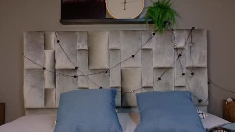 Snapshot of tiffvalentinee_ chatting on 11/10/25, 08:08 Tiffany online show from 11/10/25, 08:08