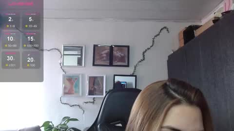 Snapshot of tiina_hz chatting on 09/25/25, 05:49 Tiina hz online show from 09/25/25, 05:49