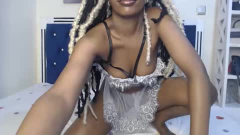 Snapshot of tilly_ebony chatting on 10/20/25, 07:36 Tilly online show from 10/20/25, 07:36