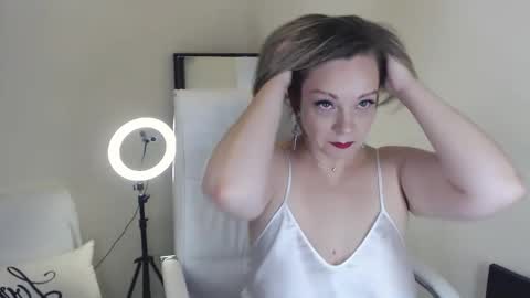 Tilly online show from 02/22/25, 02:08