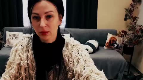 Luisa online show from 02/13/25, 08:48