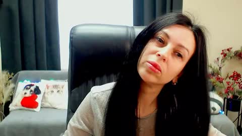 Luisa online show from 04/08/26, 07:41