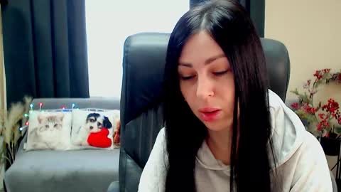 Luisa online show from 06/04/26, 07:36