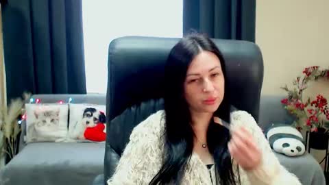 Luisa online show from 06/08/26, 07:53