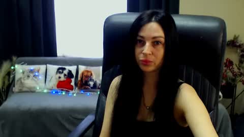 Luisa online show from 06/25/26, 07:57
