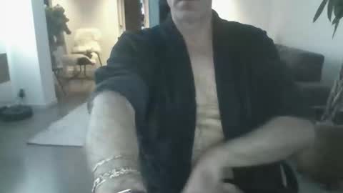 Snapshot of times20 chatting on 10/21/25, 05:41 times20 online show from 10/21/25, 05:41