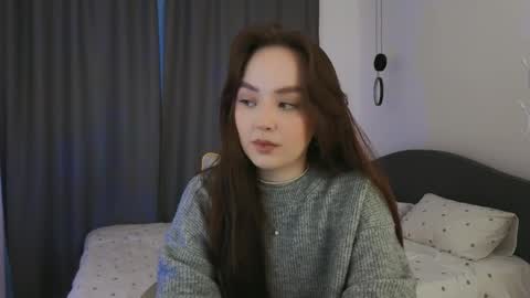 Mia online show from 04/06/26, 01:34