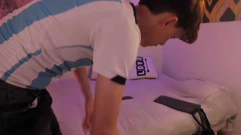 Timothy 21 years old online show from 02/05/25, 08:57