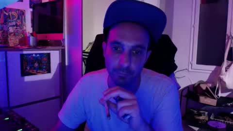 Snapshot of timsfeet chatting on 12/22/25, 06:38 m0rty Kitty online show from 12/22/25, 06:38