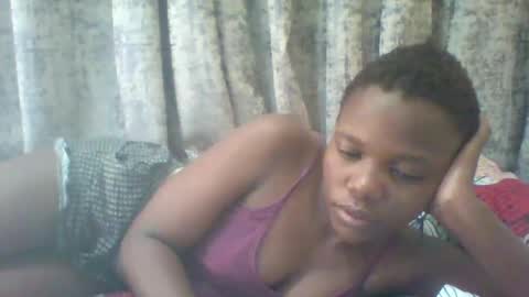 Snapshot of tina2030 chatting on 11/19/25, 07:52 christine online show from 11/19/25, 07:52