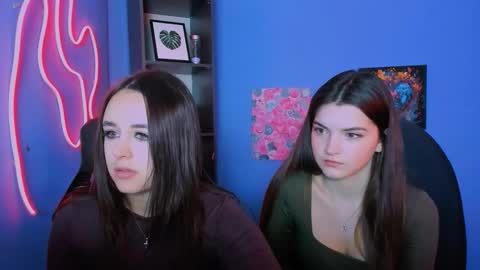 Snapshot of tina_bright_ chatting on 12/15/25, 11:14 tina bright online show from 12/15/25, 11:14