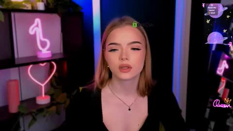 tina_golden1 online show from 03/19/26, 01:15