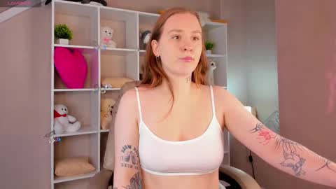 Snapshot of tina_hicks chatting on 02/19/26, 09:16 Stella online show from 02/19/26, 09:16