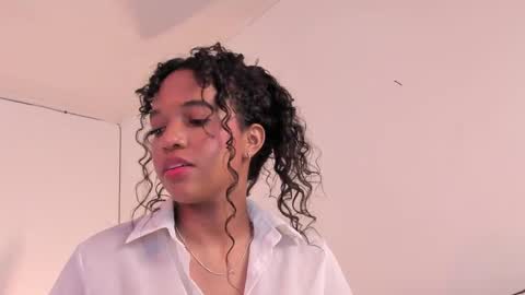 T I N A online show from 05/02/26, 06:57