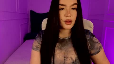 hi im curvy babyface girlie Tina online show from 04/23/26, 07:41