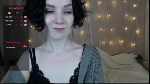 Snapshot of tinawincee chatting on 01/08/25, 08:06 Tina online show from 01/08/25, 08:06