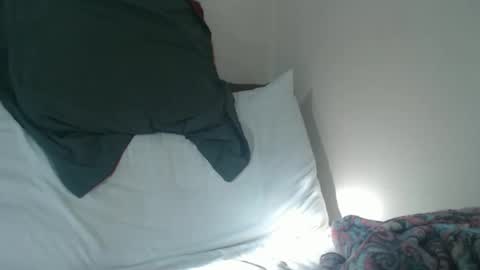 Snapshot of tinaxxxpetitexoxo chatting on 09/22/25, 12:29 Tina online show from 09/22/25, 12:29